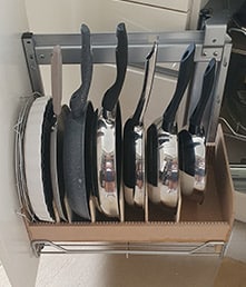 Referenzfoto Pfannenhalterung in Schublade von Rudolf